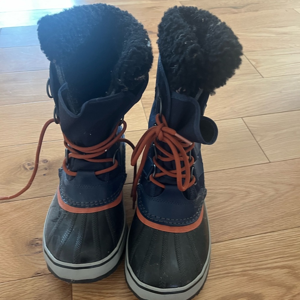 Sorel Winter Boots - Navy and Rust